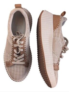 Dolce Vita Dolley platform lace-up sneakers in size 7.5.